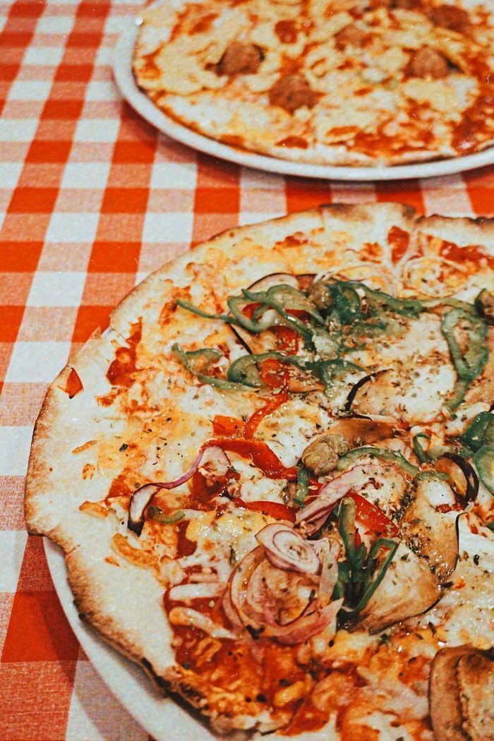 Pizzas y platos italianos para familias en Niagara Falls