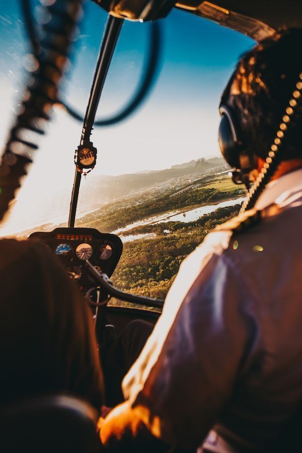 Helicóptero Airbus H130 listo para vuelo panorámico en Niágara