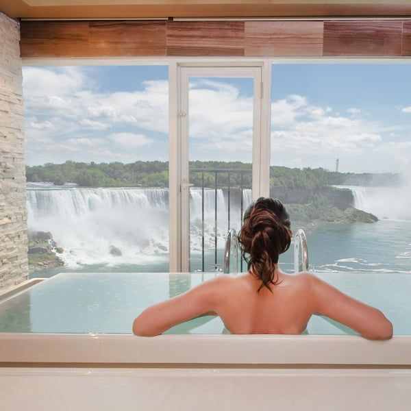 Spa con cabinas de tratamiento y ambiente relajante en Niágara